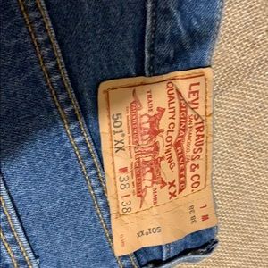 Men’s Levi blue jeans